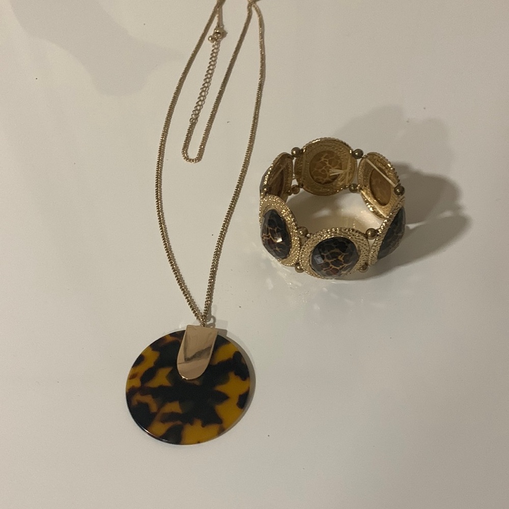 Long necklace and  bracelet!Gold‎ tone